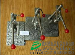 泉州手工香水瓶軋蓋機(jī)服務(wù)部，西林瓶鋁蓋鎖口機(jī)，口服液封蓋機(jī)廠家