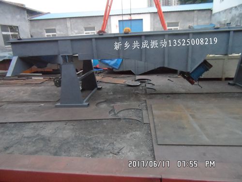 小型振動(dòng)篩500*1800  新鄉(xiāng)不銹鋼直線振動(dòng)篩