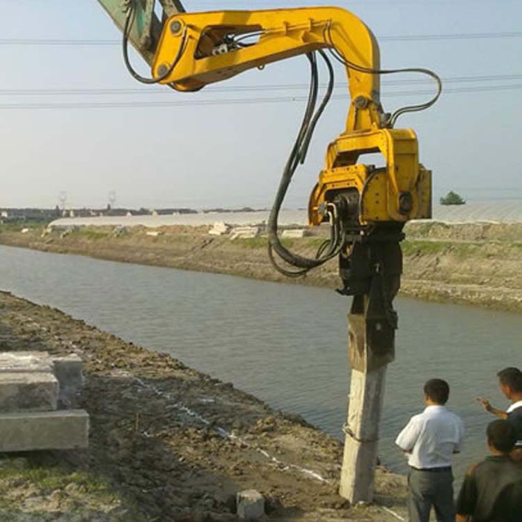 山東廠家直銷挖掘機(jī)打樁機(jī) 歡迎來電選購