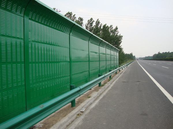 金屬型吸隔聲屏障廠家批量生產(chǎn)