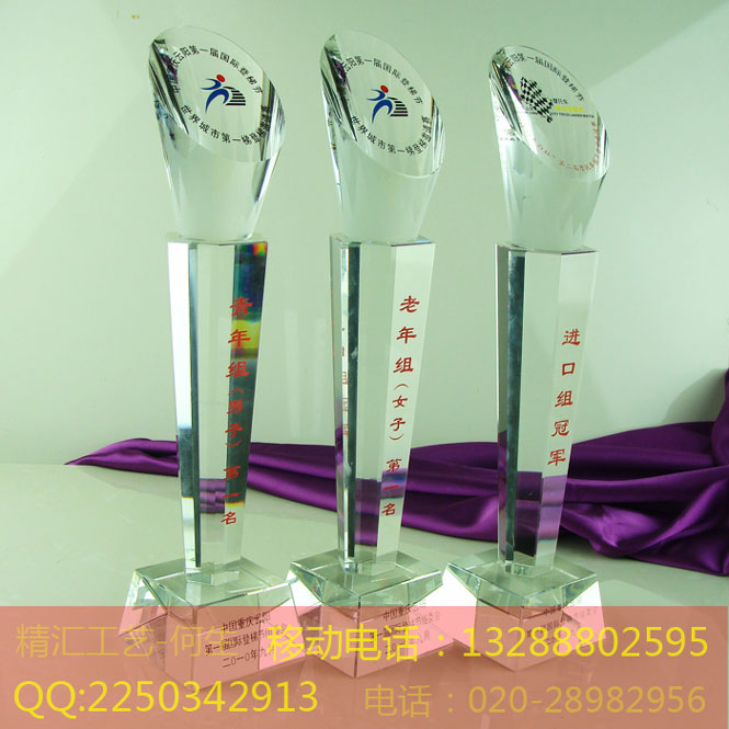 上?，F(xiàn)貨水晶獎(jiǎng)杯廠家，上?；顒?dòng)比賽水晶獎(jiǎng)杯