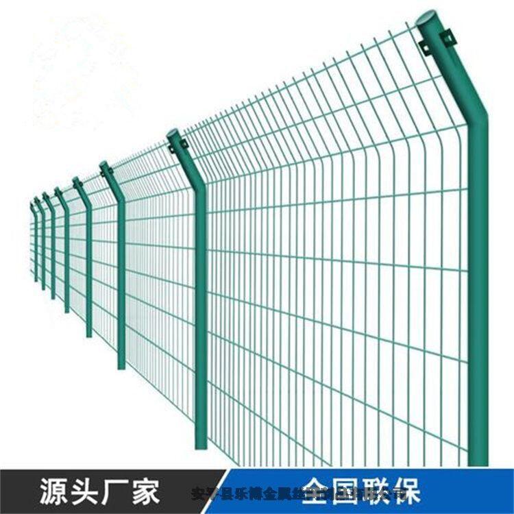 河北雙邊護(hù)欄網(wǎng)廠家供應(yīng)河南防爬帶刺圍墻鄭州防銹鐵蒺藜