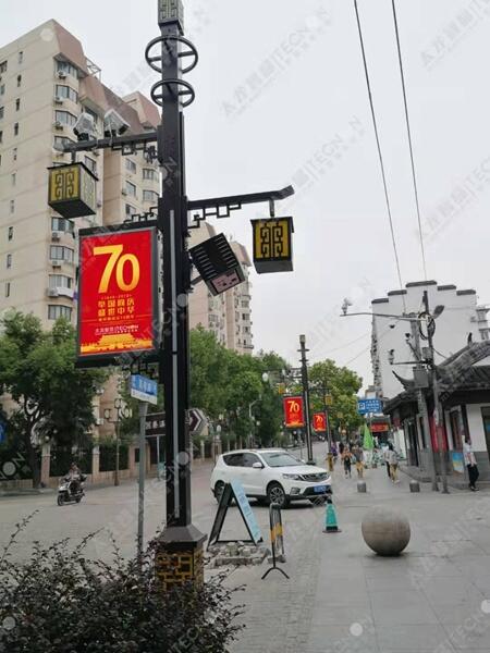 太龍智顯LED燈桿屏因“智能而潮”